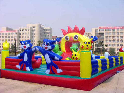 Inflatable amusement park