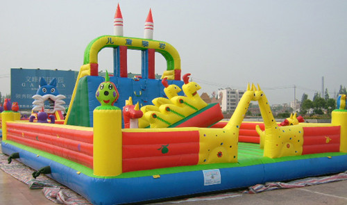 Inflatable amusement park