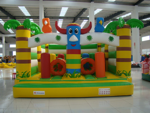 Inflatable amusement park